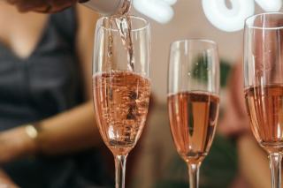 Crémant vs champagne and what the price gap buys